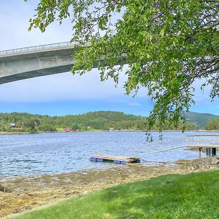 Gorgeous In Oydegard With Harbor View Holiday home Oygarden